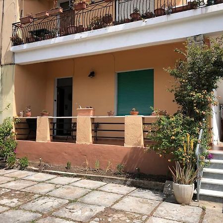 Casa Indipendente Zona Centrale Ла Мадалена Екстериор снимка