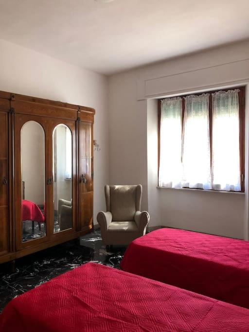 Casa Indipendente Zona Centrale Ла Мадалена Екстериор снимка