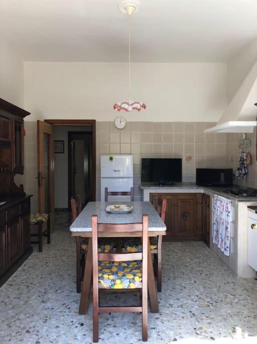 Casa Indipendente Zona Centrale Ла Мадалена Екстериор снимка